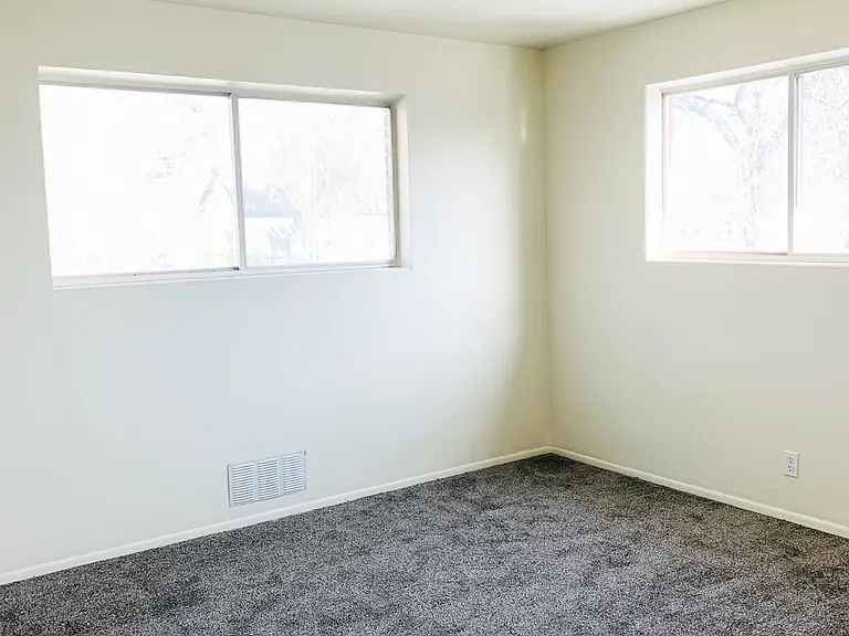 35 N 300 E #1 — Photo 9