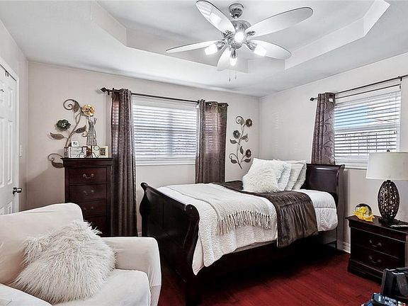 5th image of 4651 Lurline St