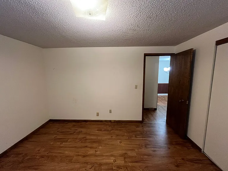 1116 2nd Street SE - Uptown Apartments — Photo 15