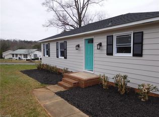 1501 Pebblebrook Rd, Winston Salem, NC 27105