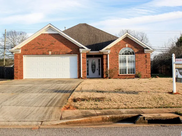 1675 Bradford Ln, Bessemer, AL 35022