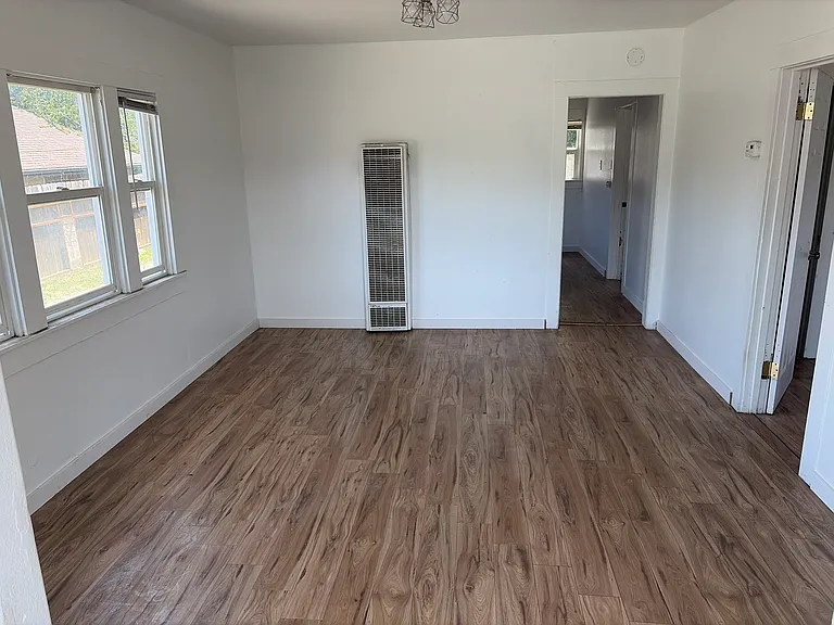 149 Ash St #1 — Photo 4