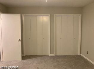 5811 Old Shell Rd, Mobile, AL 36608