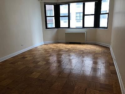2nd image of 401 E 89th St APT 6G