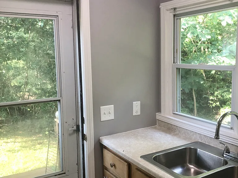 1010 C Smith St — Photo 16
