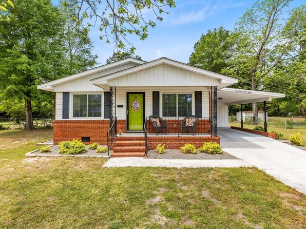 1938 Paladin St, Fayetteville, NC 28304