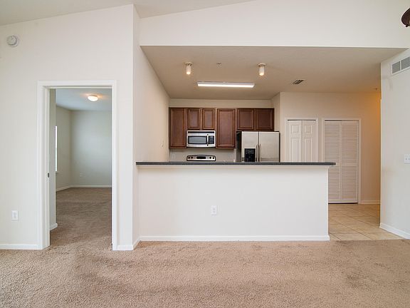4th image of 4917 Key Lime Dr Unit 305