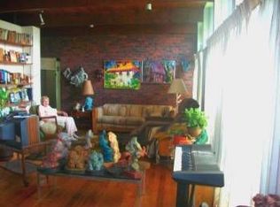 811 Charette Rd, Philadelphia, PA 19115