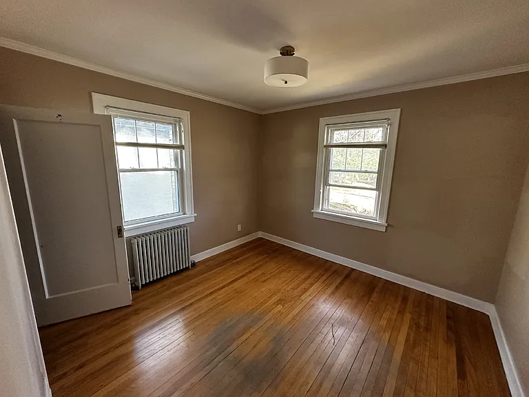 325 Sumner St — Photo 18
