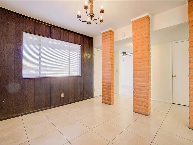665 N Banff Ave — Photo 7