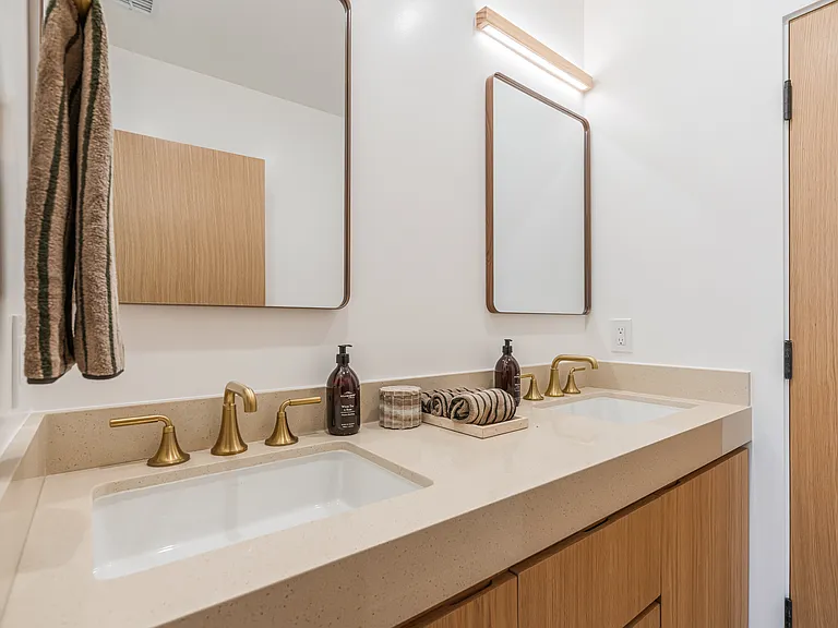 8417 Holy Cross Pl — Photo 27