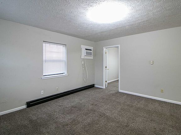 2nd image of 404-17 Thompsonville Ln