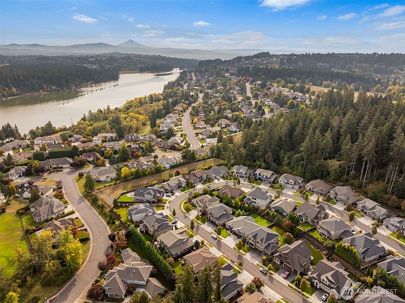 3rd image of 5780 NW Hood Loop