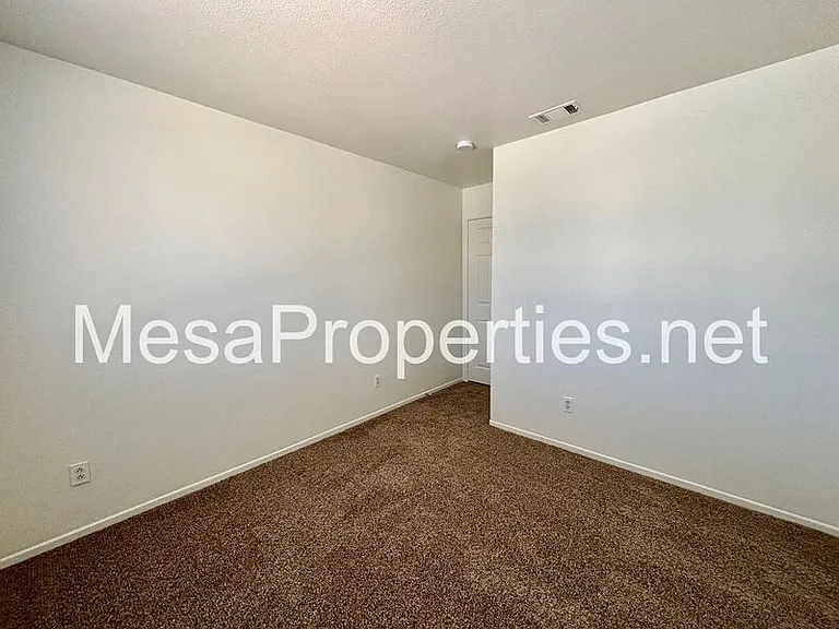 15083 Brown Ln — Photo 22