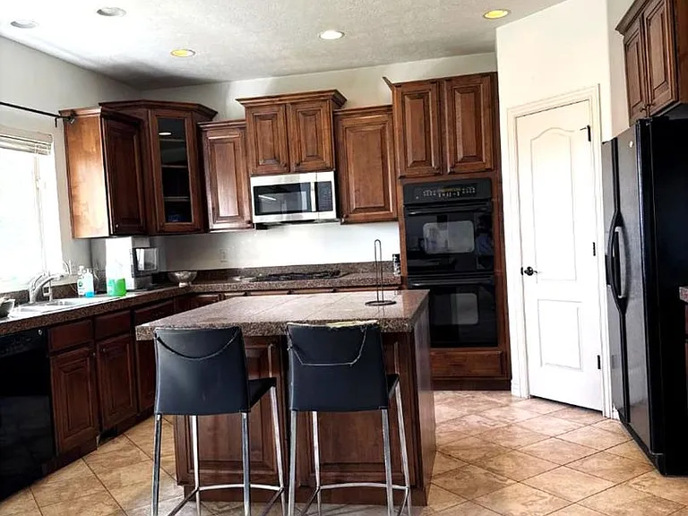 2251 W Pebblestone Ln — Photo 3