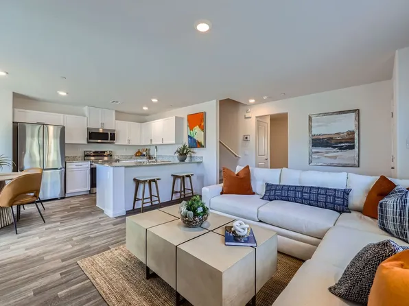 2948 Diffused Silver St, Las Vegas, NV 89122