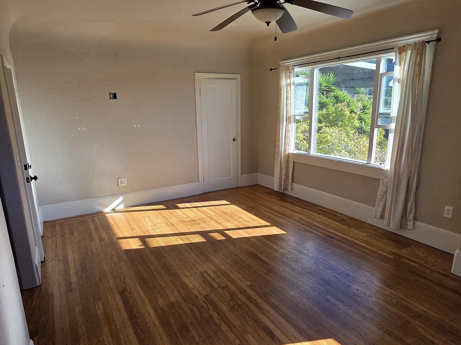 1 bed, 725 sqft, $1,950 — Photo 3