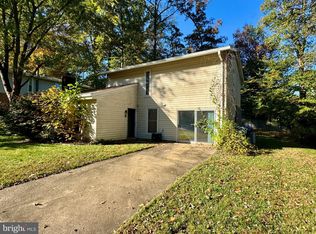 6214 Garretson St, Burke, VA 22015