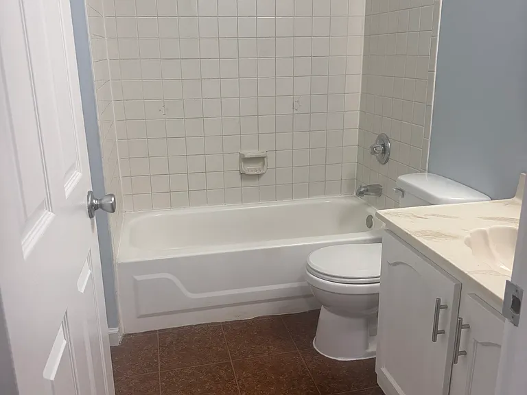 511 Monroe St #3 — Photo 6