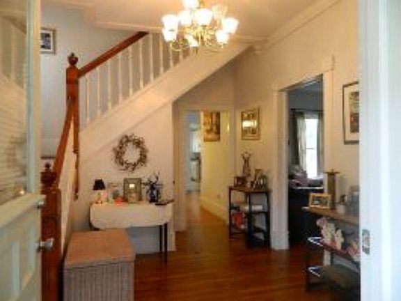 2nd image of 534 Tazewell Ave