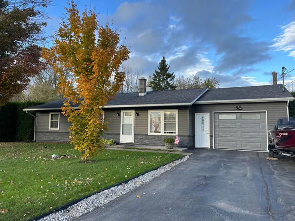 26 Oswego Ln, Plattsburgh, NY 12901