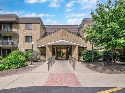 5600 Astor Ln APT 202, Rolling Meadows, IL, 60008