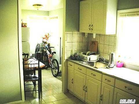 3rd image of 59 Lent Ave