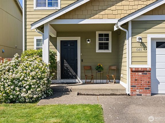 4th image of 648 Rivenhurst Street