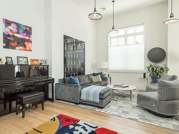 4th image of 65 Green St #101