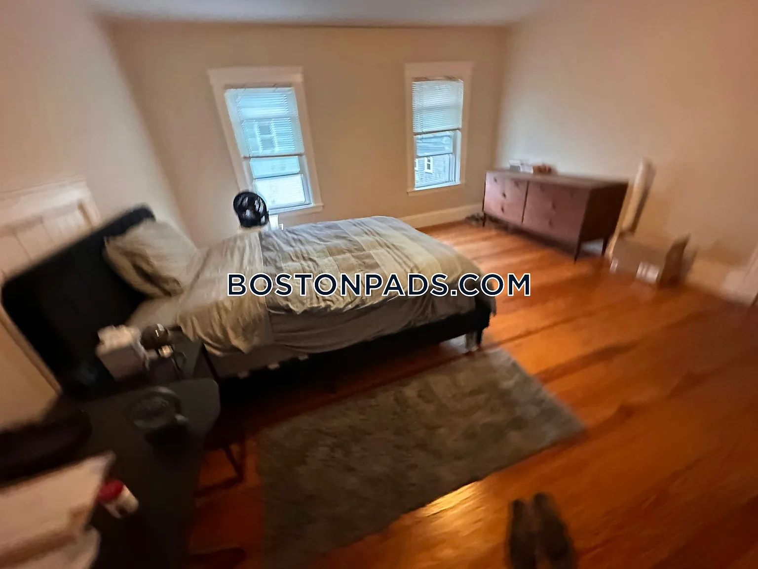 5 bed, 9999 sqft, $6,750 — Photo 4