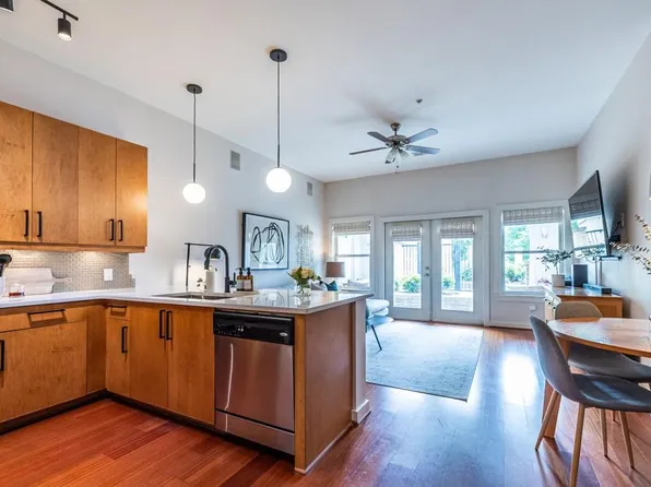 870 Inman Village Pkwy NE APT 215, Atlanta, GA 30307
