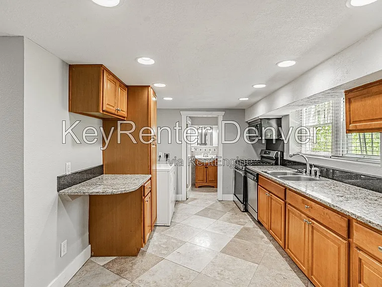 945 N Washington St #100 — Photo 15
