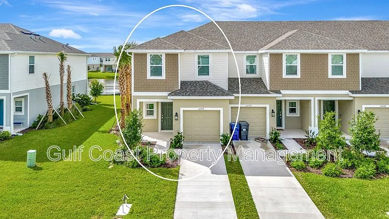 3 bed, 2.5 bath, 1553 sqft, $2,200 — Photo 1