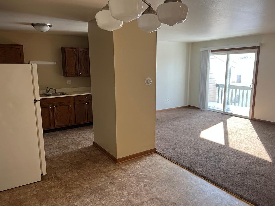 1st image of 411 Stratford Way APT 9
