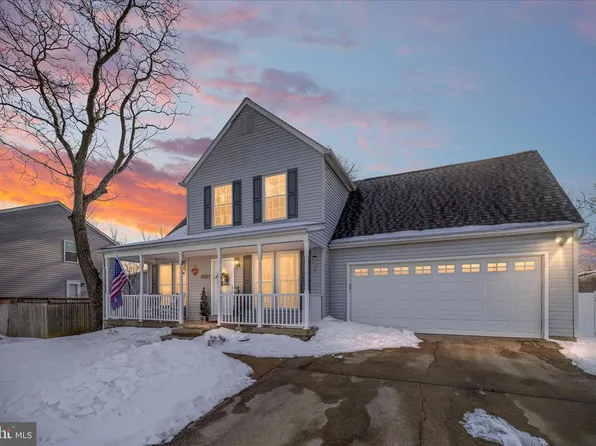 851 N Shore Dr, Glen Burnie, MD 21060