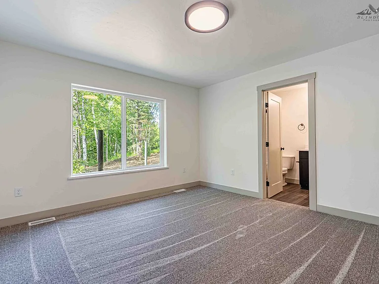 725 W Briar Dr — Photo 14