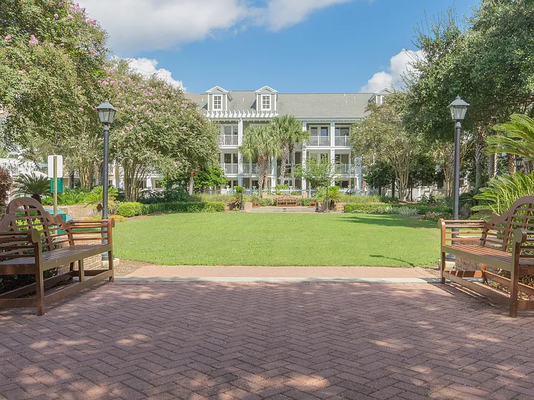 Amenities Deck Lawn