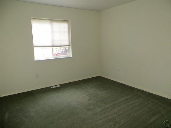 5th image of 2966 Stratford Ln