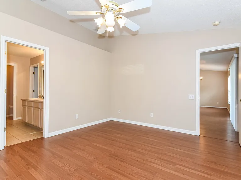12614 Midpointe Dr — Photo 10