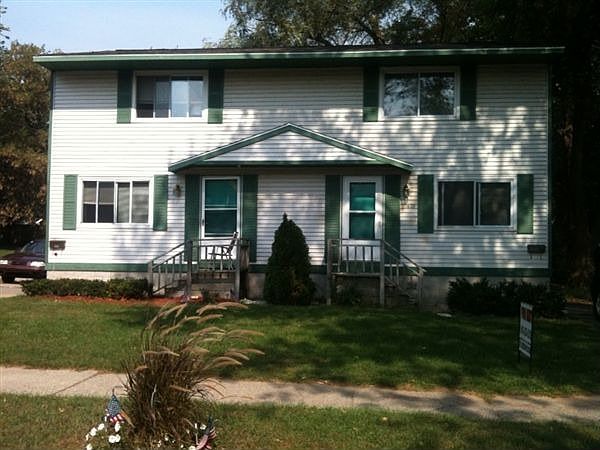 1629 Pennoyer outside