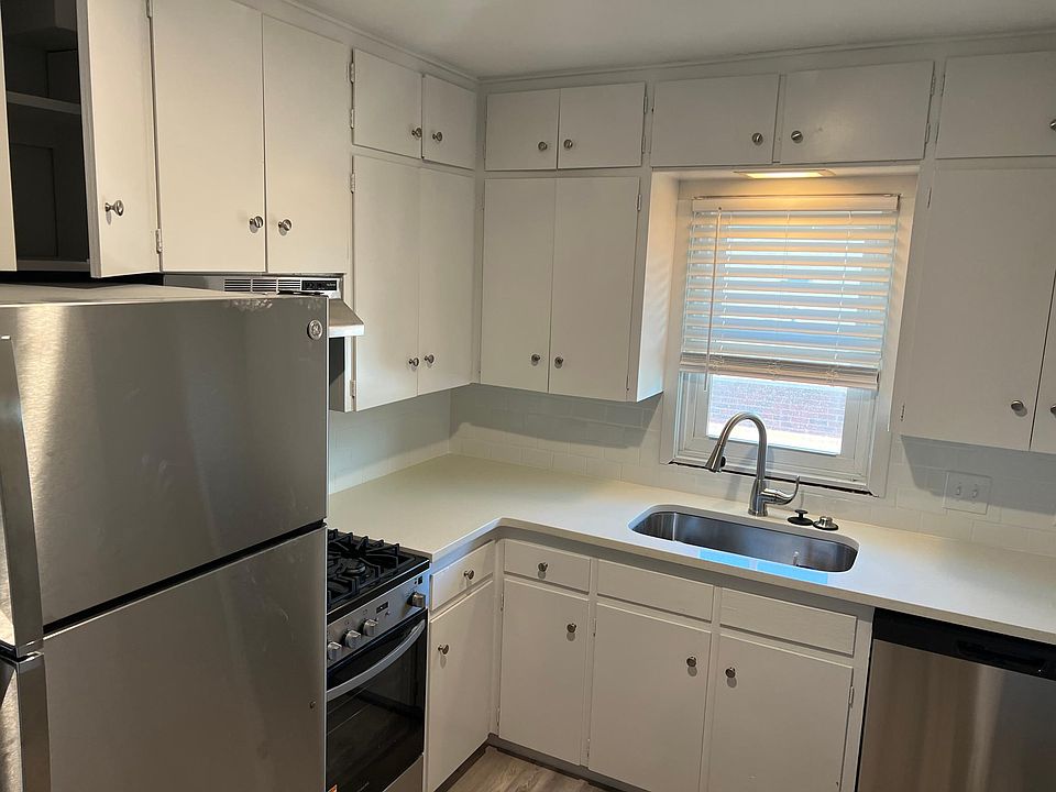 Spacious kitchen and even has a large pantry