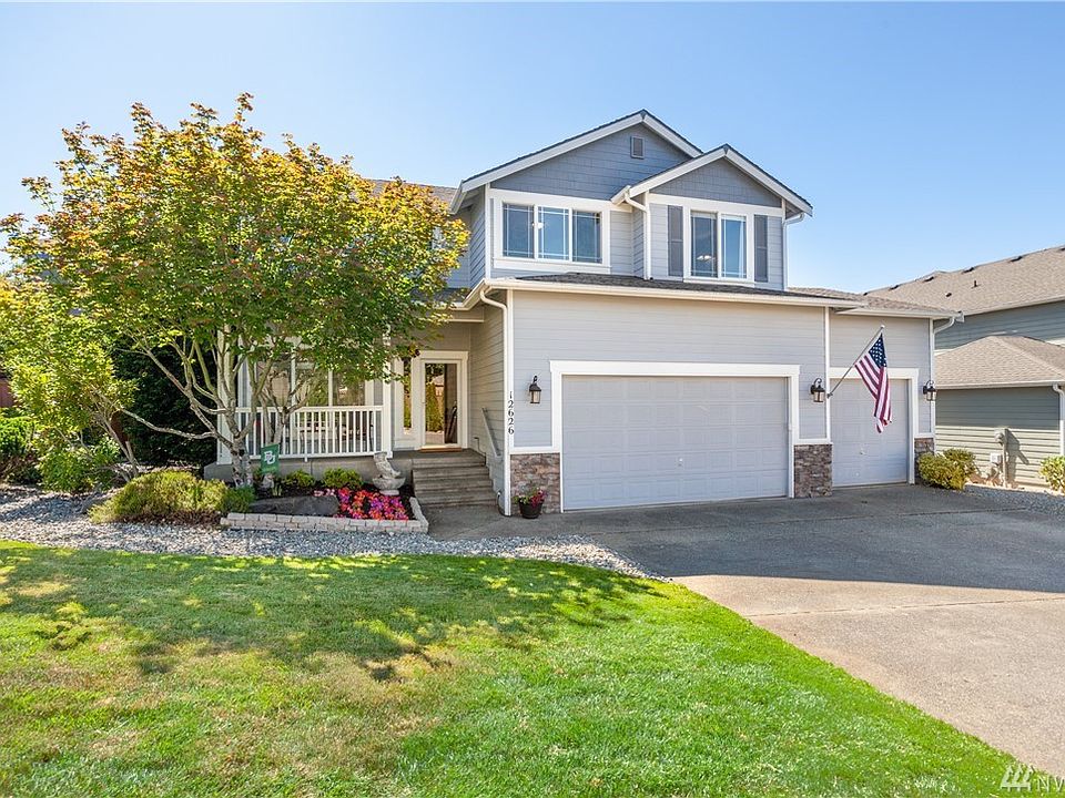 Beautiful Cedar Ridge home on 1/3+ acre lot