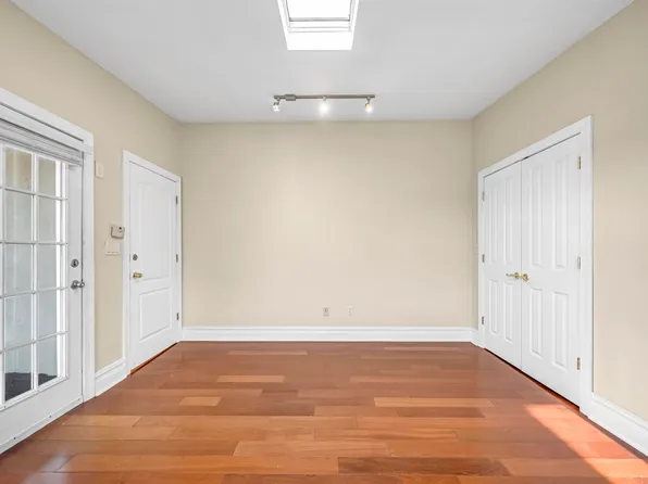 240 Clendenny Avenue image 14 of 40