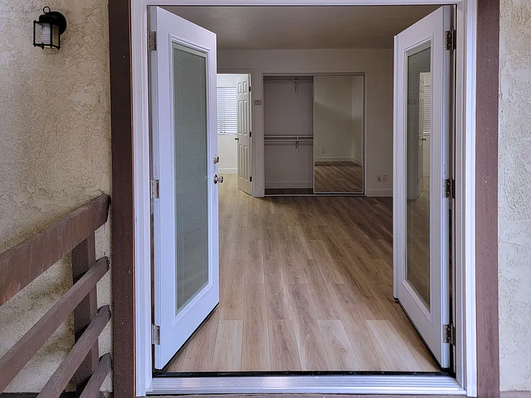 5122 Dunbar Dr #2 — Photo 2