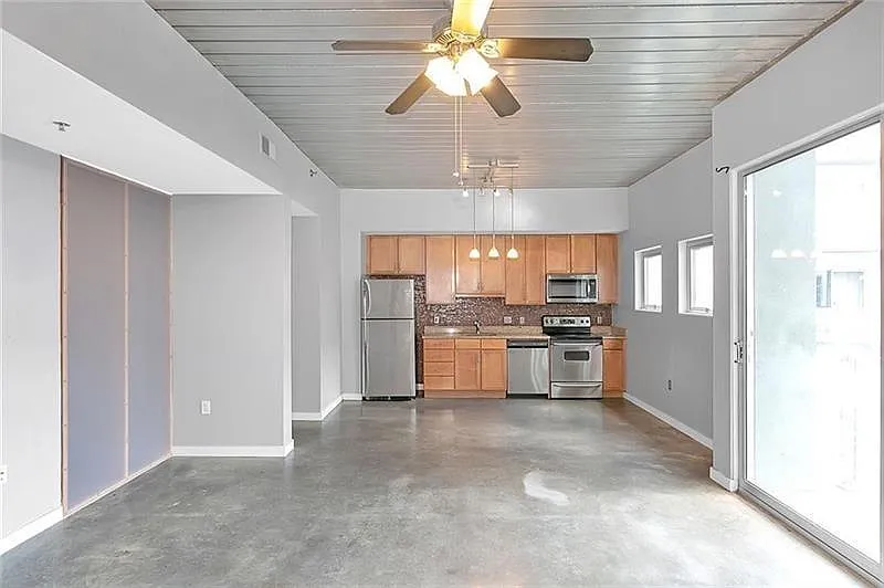 2 bed, 1.5 bath, 1003 sqft, $2,450 — Photo 3