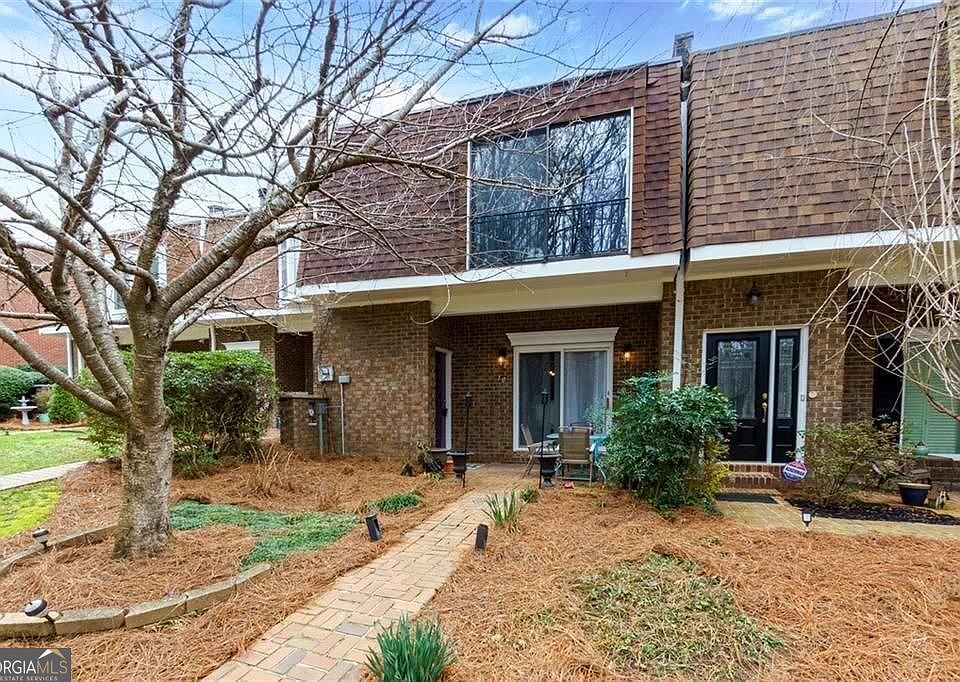 1st image of 260 Manning Rd #10