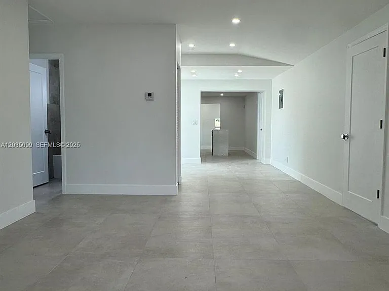 4028 SW 49th Ct — Photo 2