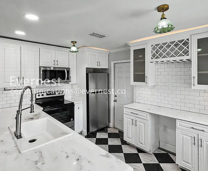 1885 Shore Acres Blvd NE — Photo 5