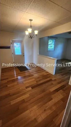 8 Glade Ct — Photo 2