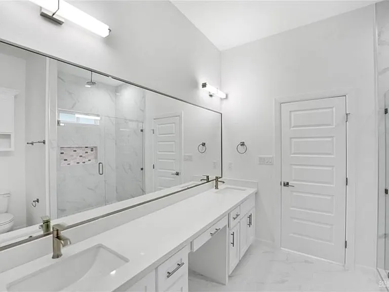 3121 E Kennedy Ave — Photo 11